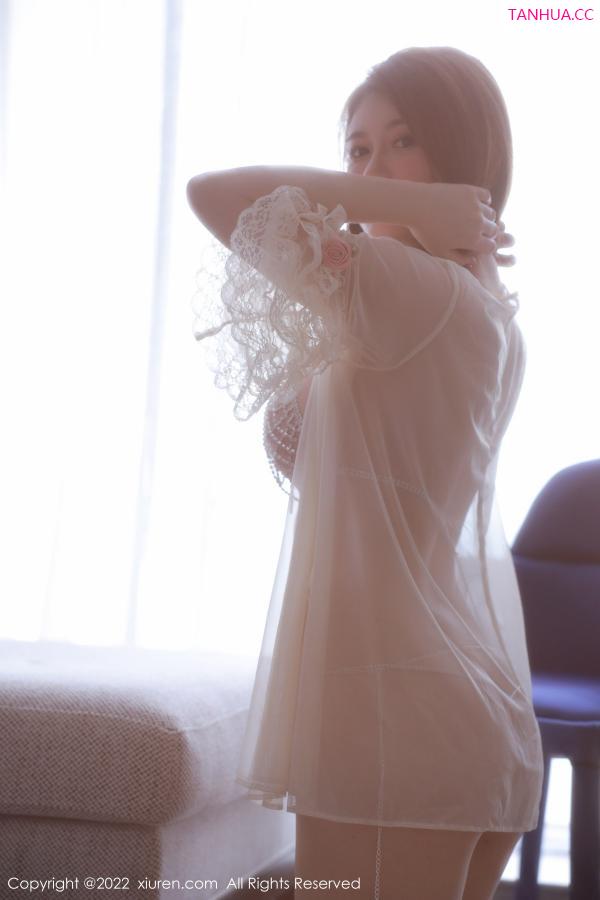 甜妮  [XiuRen]高清写真图 2022.10.26 No.5761 甜妮 丰腴美臀第25张图片